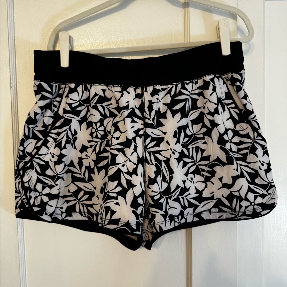 Women's 3" Quick Dry Swim Shorts with Panty Black Havana Floral Size 16